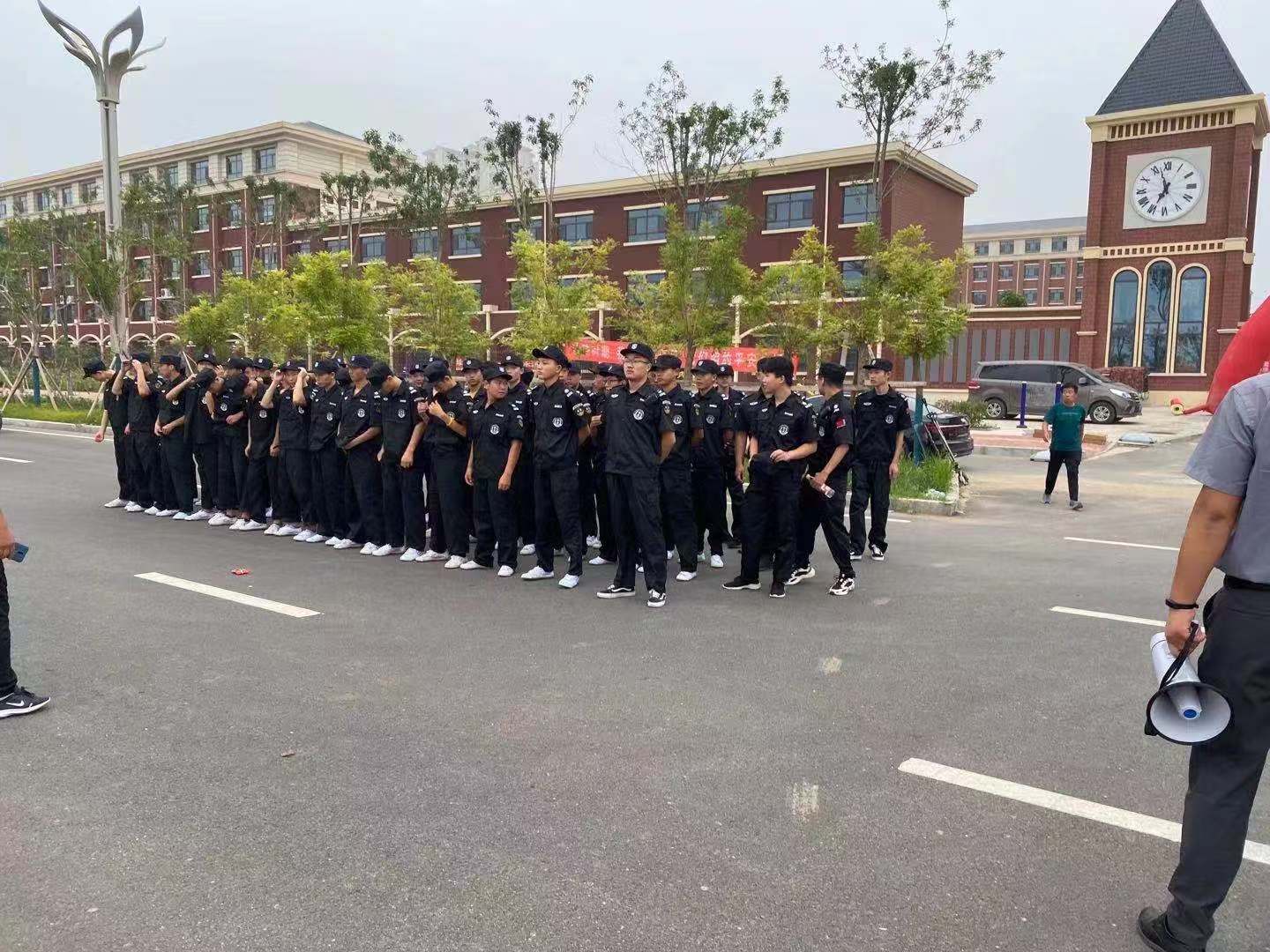 適合大廈寫(xiě)字樓的保安一般具有怎樣的身體素質(zhì)？大名保安公司